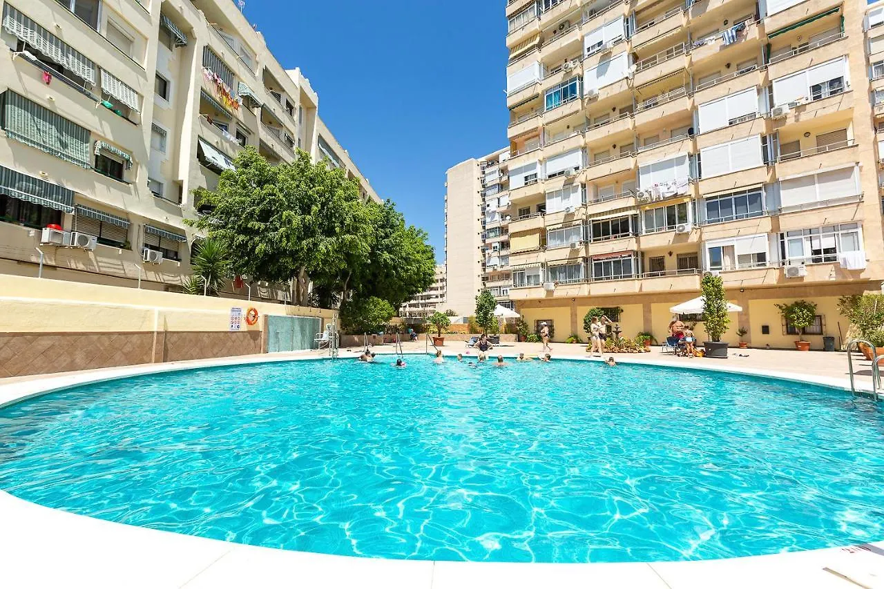 شقة توريمولينوس  في Piscinas - Wifi - Fire Stick Amazon - 10 Min Playa - 5 Min Centro - Recien Reformado إسبانيا