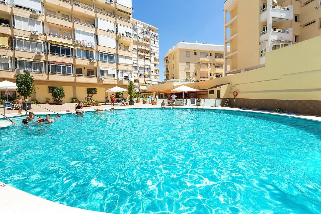 Piscinas - Wifi - Fire Stick Amazon - 10 min Playa - 5 min Centro - Recién reformado Apartamento Torremolinos